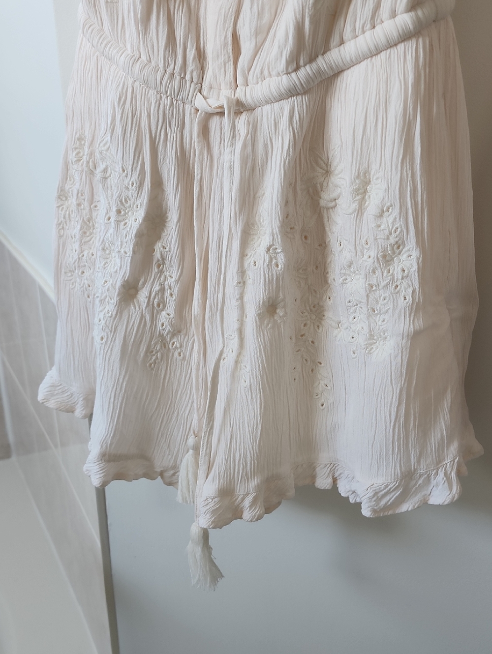AE Cream Romper Xs - Picture 4 of 12
